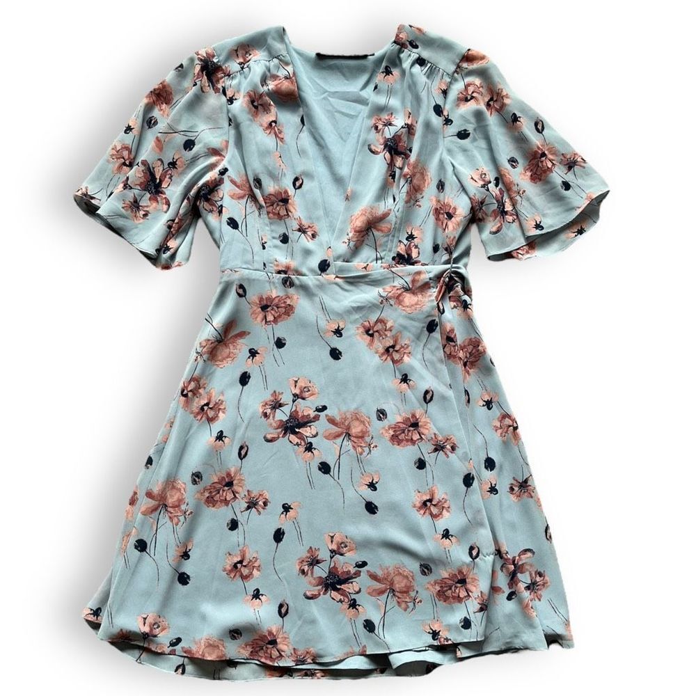 House of Harlow 1960 x Revolve M Blue Pink Floral wrap short sleeve dress